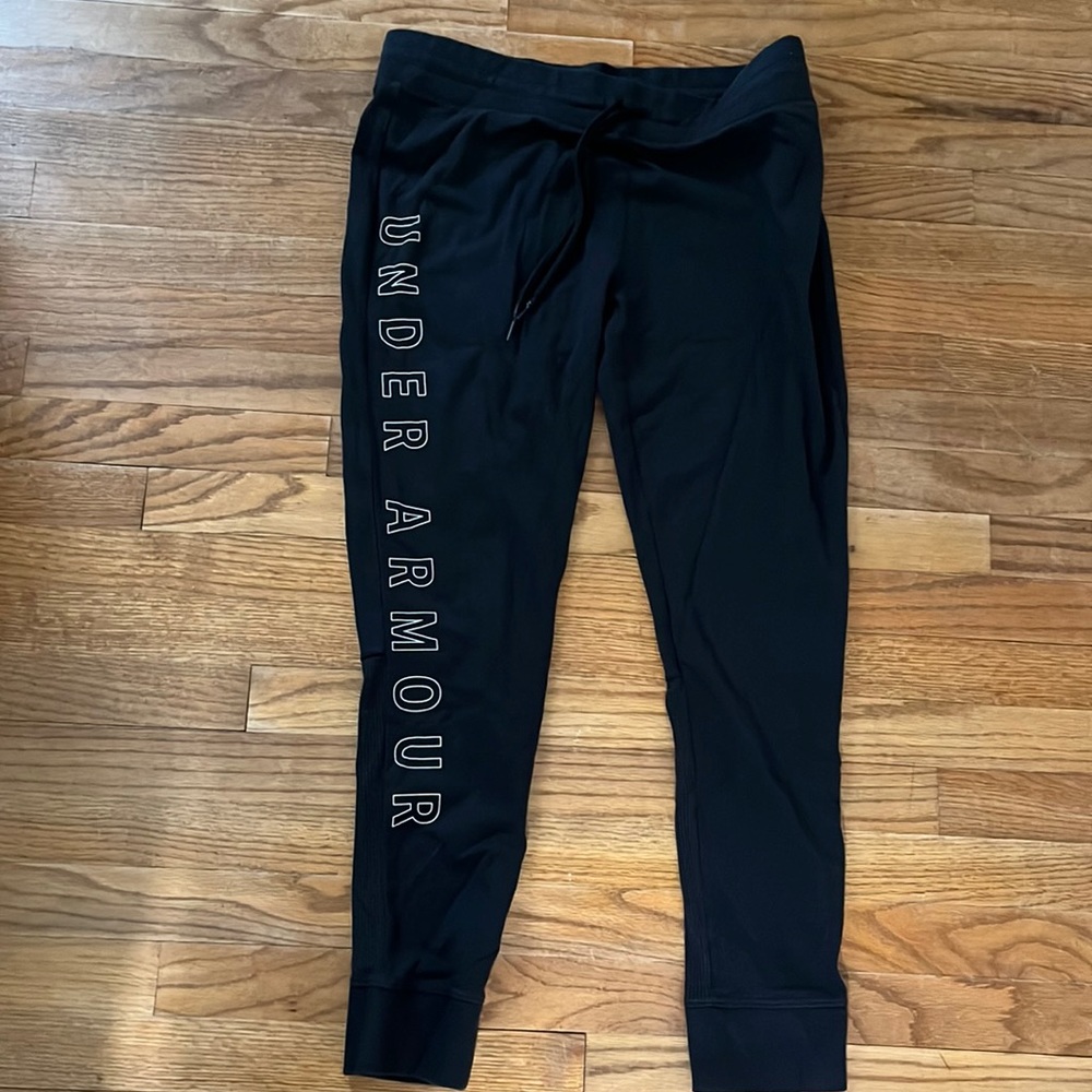 Under Armour women’s cotton joggers. Black. Size L